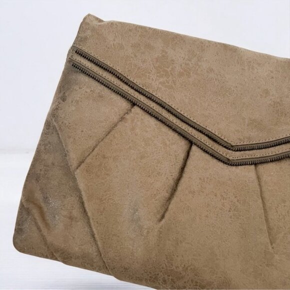 Matt & Nat taupe fabric envelope shoulder bag with zipper detail - Picture 4 of 12